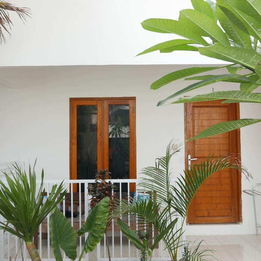 Ferienwohnung Rumah Side Gili Trawangan Exterior foto
