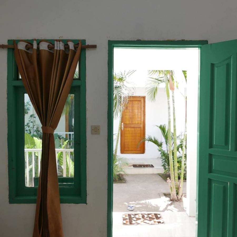 Ferienwohnung Rumah Side Gili Trawangan Exterior foto